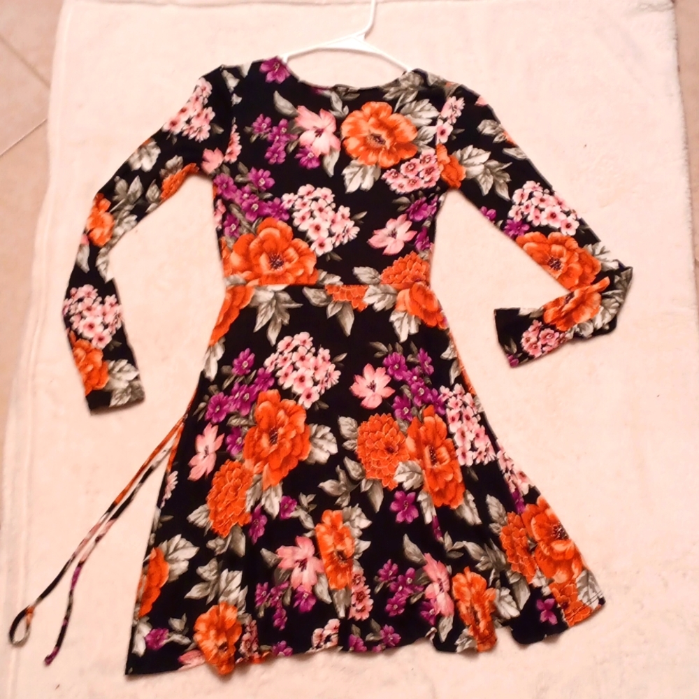 Dress - Picture 4 of 5